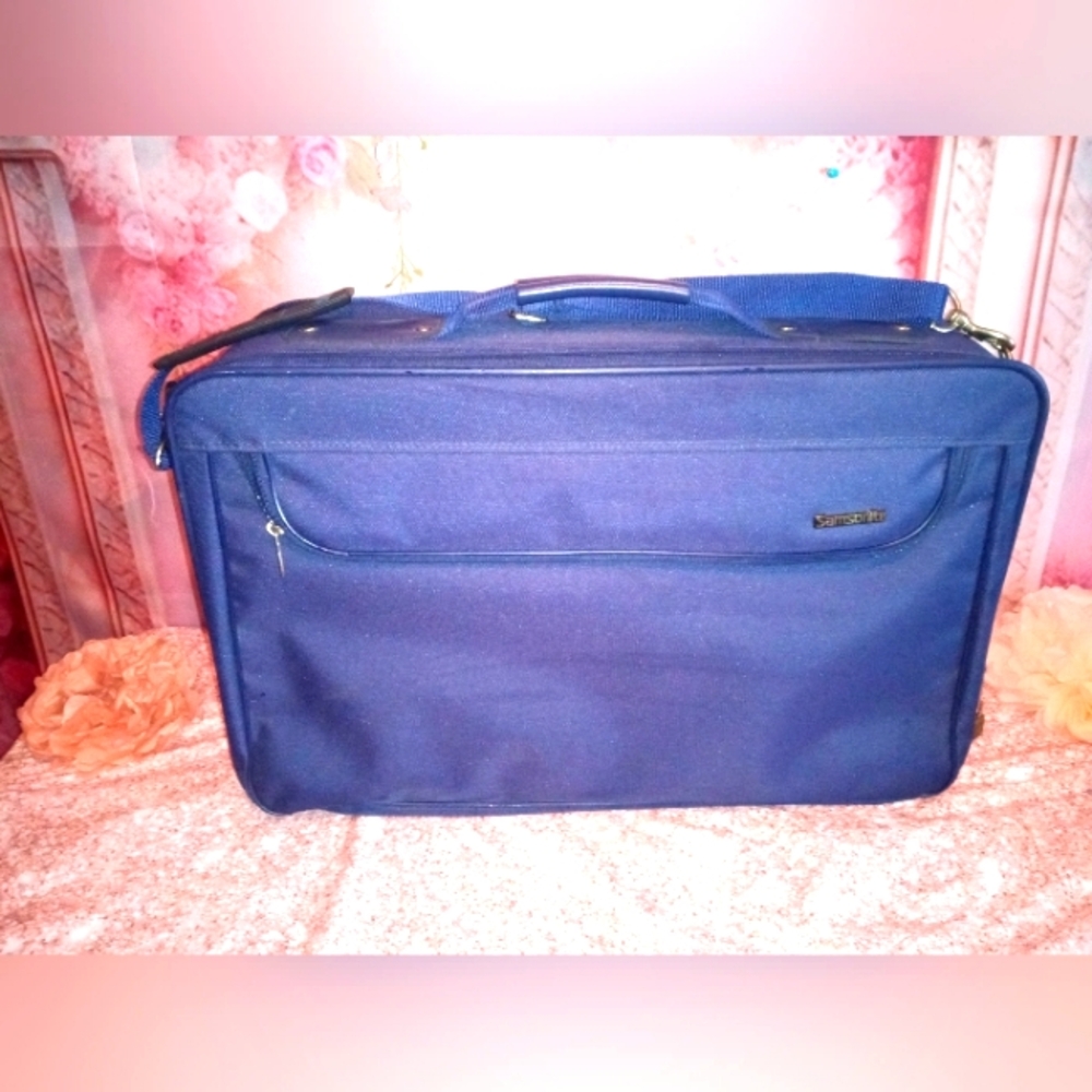 Sampsonite luggage 🧳